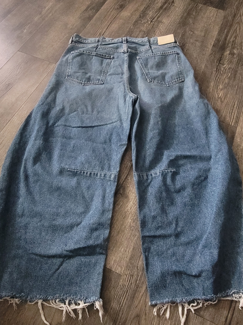 Citizens of Humanity Cropped Barrel Jeans - Picture 3 of 7